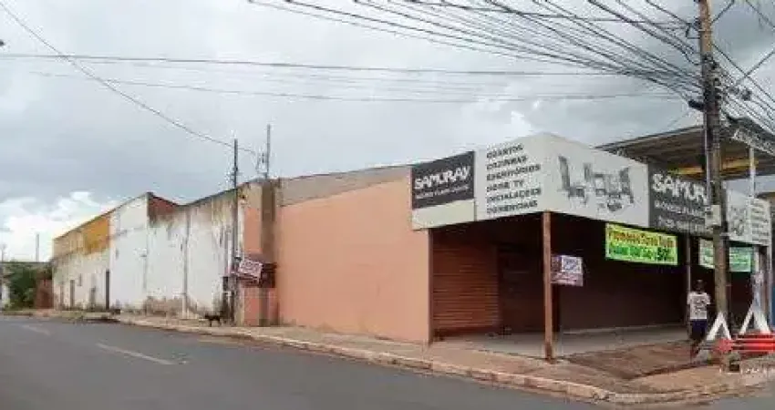 Barracão avenida Arquimedes Pereira Lima moinho próx beira rio material