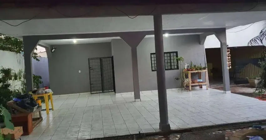 Casa com 3 quartos à venda na Travessa Brasília, Areão, Cuiabá