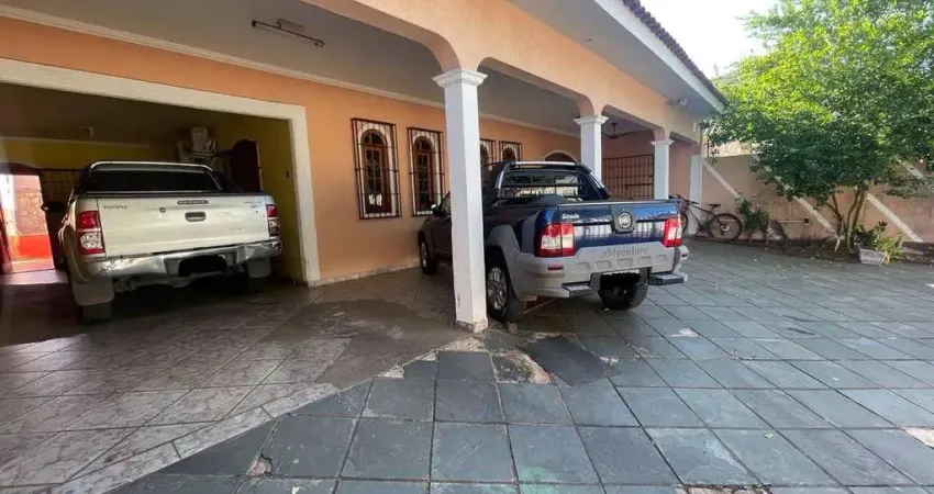 Casa com piscina no bairro Morada do Ouro Setor Norte - Cuiabá