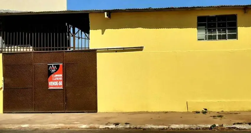 Salão comercial de esquina na Avenida em Tijucal