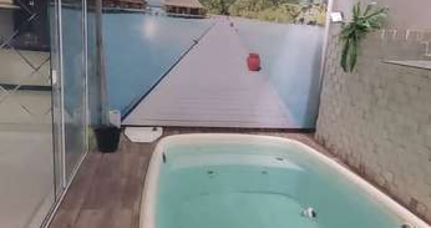 Vende-se Casa com Piscina no Condomínio Terra Nova