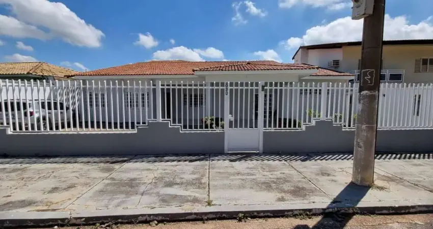 Magnifica casa no J.Califórnia,4 suítes, garagem cobertas, por R$1.300.000