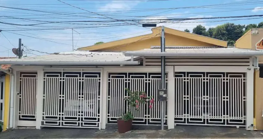 Vendo casa bem localizada - 1600m² 04 quartos - Bairro Porto