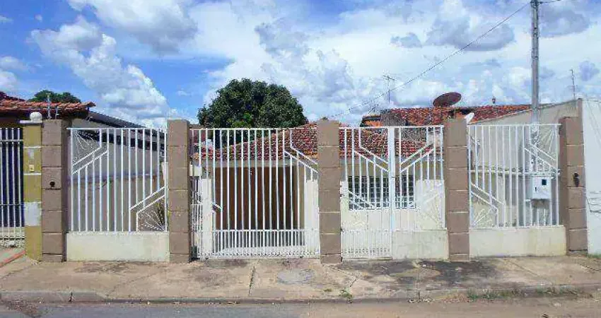 Casa 4 quartos sendo 1 suite com excelente localizacao no bairro Verdao