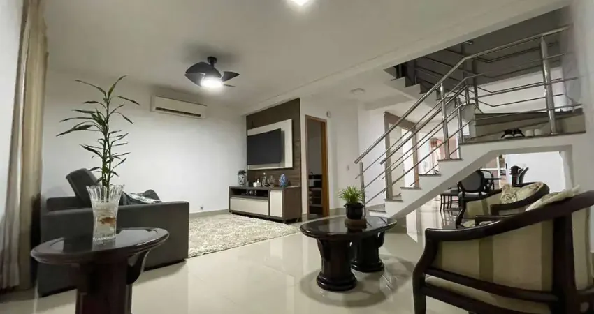 Excelente Sobrado Condominio Solar das Torres  3 quartos sendo 1 suite