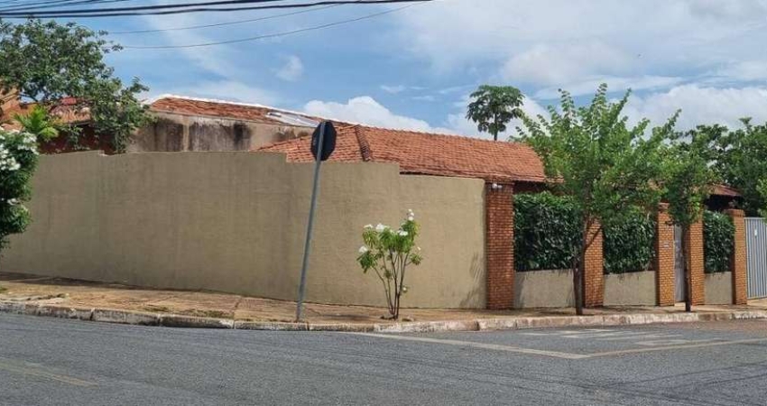 VENDO CASA TERREA RECEM-REFORMADA – BAIRRO SHANGRI-LÁ, CUIABÁ
