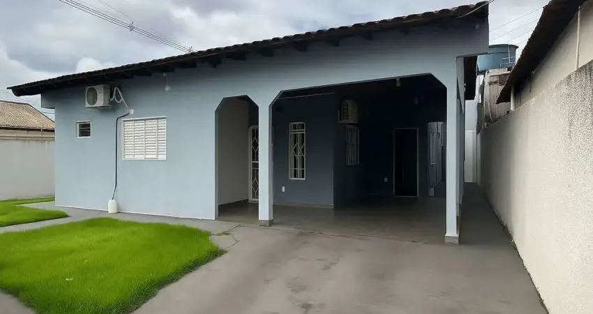 VENDE-SE Casa de esquina no CPA-2, a apenas 80 metros da Av.
