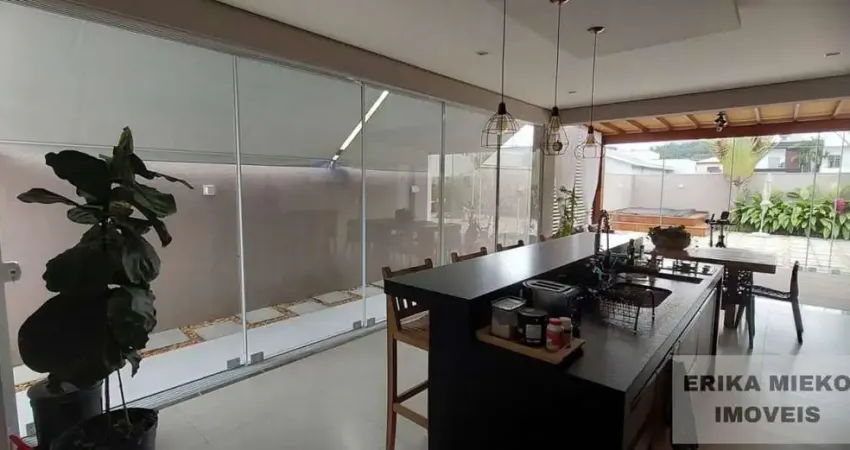 Casa em Condomínio Mobiliada para Venda em Itatiba, Centro, 3 dormitórios, 1 suíte, 4 banheiros, 4 vagas