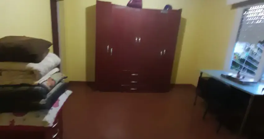 CASA EM ALVENARIA 125M2, 03 DORMITORIOS, COM SUITE E GARAGEM. QUITADA E DESOCUPADA.