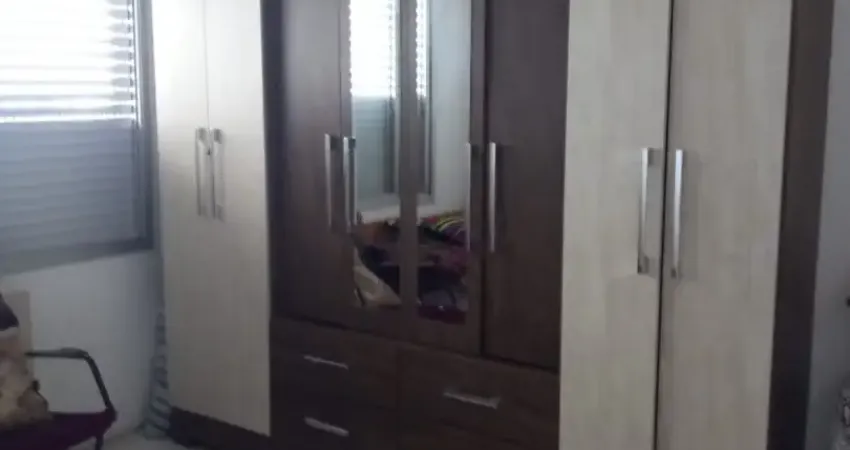 Ótimo ap 01 dormitório, sala, cozinha, banheiro , area de serviço e vaga de carro.