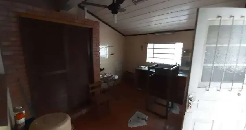 Casa ANTIGA ALV, TERRENO 330M2com 100 metros quadrados com 2 quartos em Vila Jardim - Porto Alegre - RS