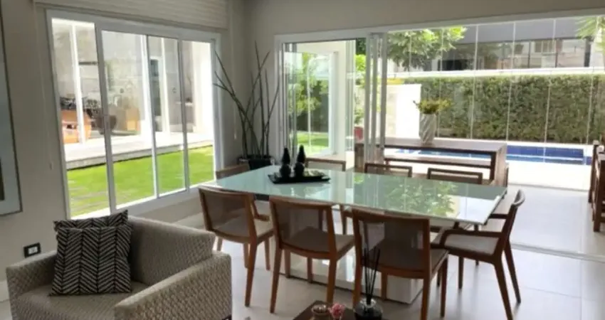Casa para venda no condomínio Residencial Veredas em Mogi das Cruzes, são 3 suítes, salas, áres gourmet com churrasqueira e piscina e