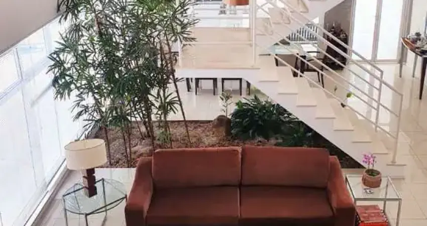 Casa de Luxo na Vila Oliveira: 6 Quartos, 3 Suítes, 3 Salas, 5 Banheiros, 4 Vagas, 373 m² - Mogi das Cruzes-SP
