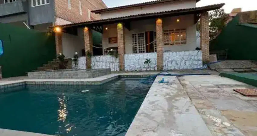 Excelente casa em localização privilegiada com 4 suítes.