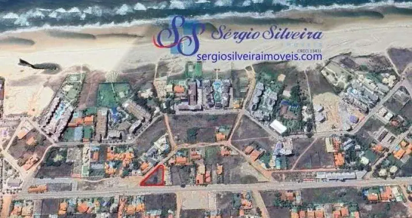 Terreno plano com 1.662m² em localização privilegiada no Porto das Dunas.