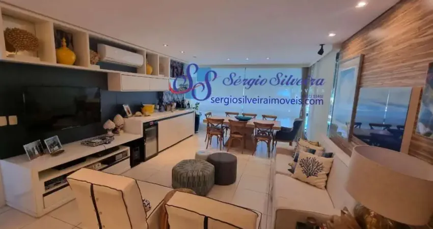 Belíssimo apartamento alto padrão, térreo e mobiliado no Porto das Dunas com 3 dormitórios.