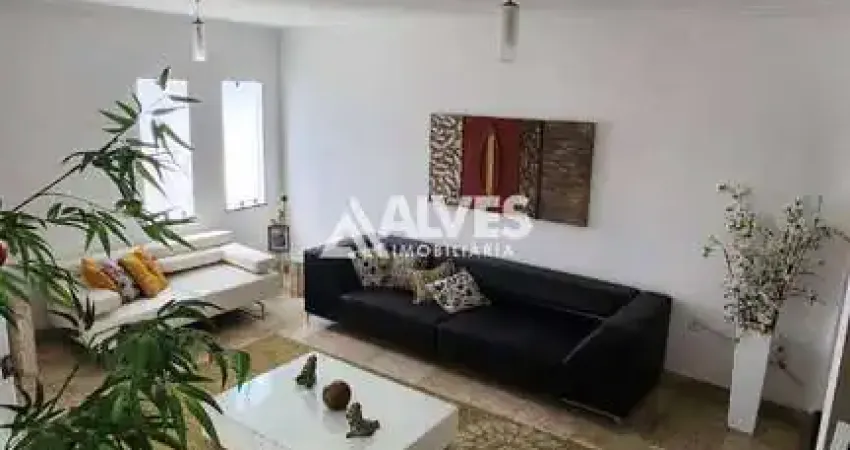 Casa com 3 quartos sendo 1 suíte mobiliada (porteira fechada)