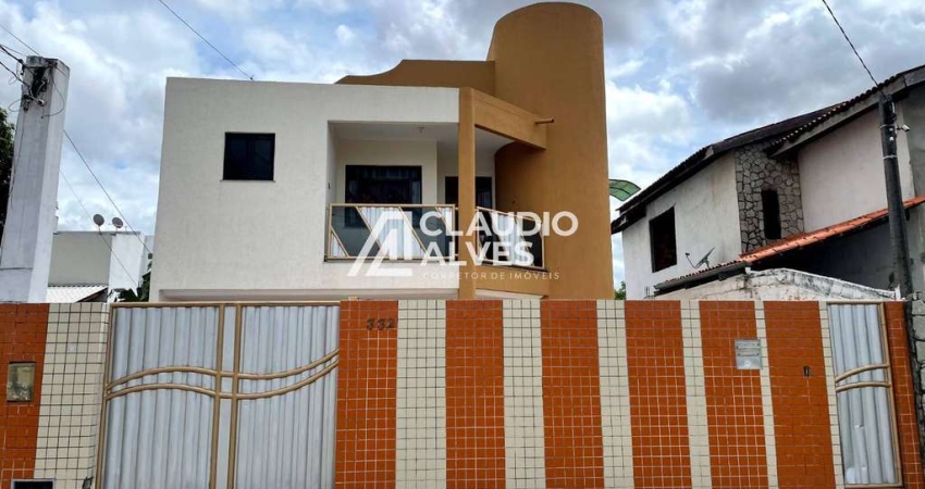 CASA COM 4 QUARTOS SENDO 1 SUÍTE NA REGIÃO DA AV. FRAGA MAIA