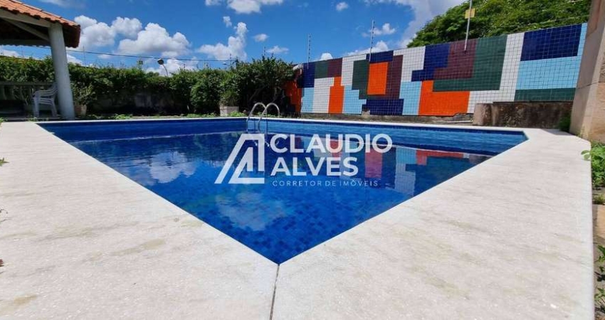 CASA COM 4 QUARTOS SENDO 2 SUÍTES NO BAIRRO MOCHILA COM 1.481,20M2 DE ÁREA