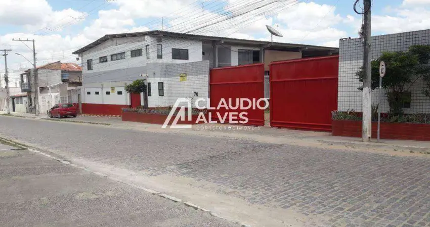 GALPÃO COM 4.353 M2 DE ÁREA TOTAL E 2.000 M2 DE ÁREA CONSTRUÍDA