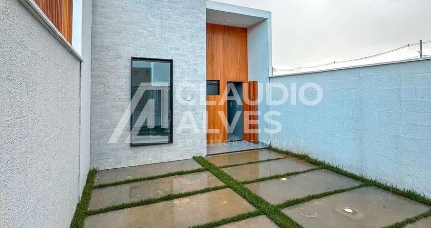 CASA COM 3 QUARTOS SENDO 1 SUÍTE PRONTA PARA MORAR (ESCRITURA GRÁTIS)
