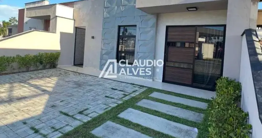 CASA REFORMADA COM 3 QUERTOS SENDO 1 SUÍTE EM CONDOMÍNIO