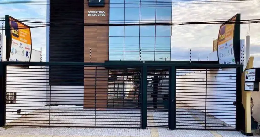 Prédio comercial comercial com 408 m2 próximo da av. Fraga maia