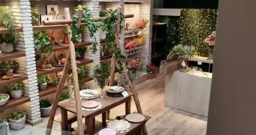 Ponto comercial para alugar na Rua Silvânia, 232, Vila Nova Conceição, São Paulo