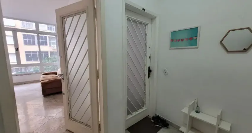 Vende-se excelente apartamento  3 quartos, com 94m², na Rua Tonelero, Copacabana