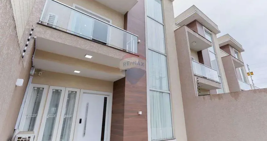 Seu novo lar é a definição do requinte e da beleza em cada detalhe deste sobrado triplex mobiliado no Pinheirinho