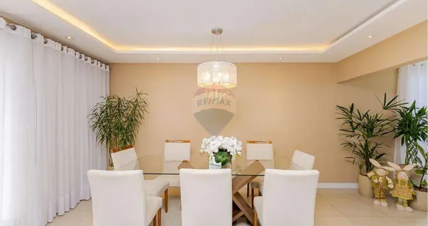 Casa térrea com 200m², 4 quartos, poucos minutos do centro de Curitiba