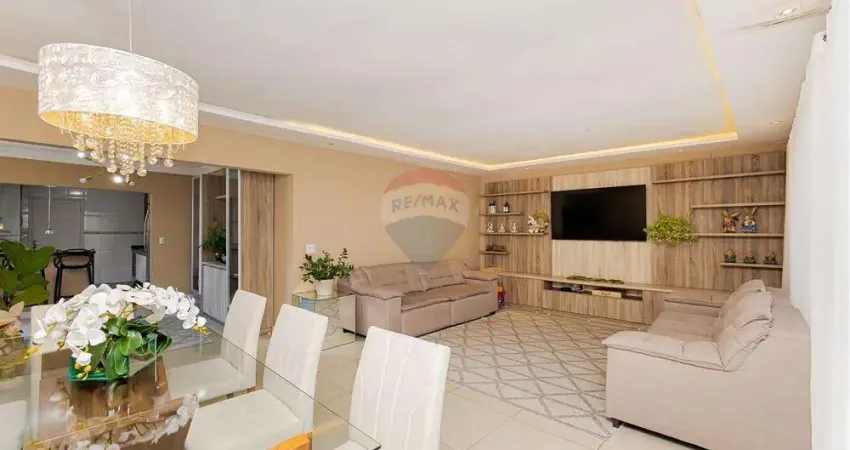 Casa térrea com 200m², 4 quartos, poucos minutos do centro de Curitiba