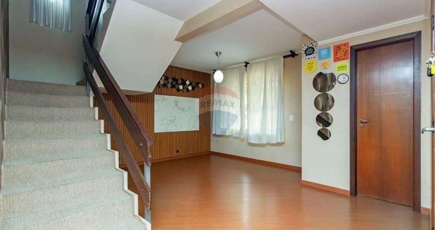 Casa com 3 quartos para alugar na Rua Arthur Manoel Iwersen, 1276, Boqueirão, Curitiba