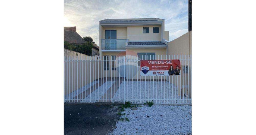 Lindo Sobrado Reformado com 03 quartos sendo 01 suíte e 02 vagas de garagem à venda no Bairro Santa Terezinha – Fazenda Rio Grande - PR