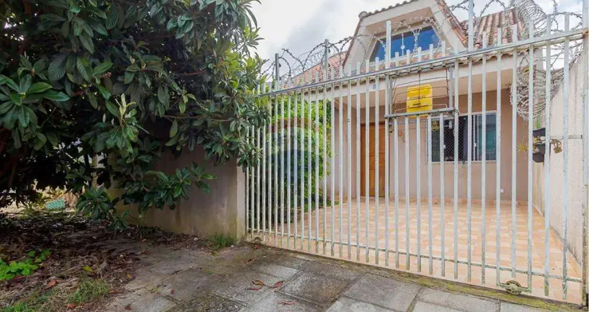 Charmoso Sobrado com 02 quartos sendo 01 suíte e 01 vaga de garagem à venda no Bairro Umbará
