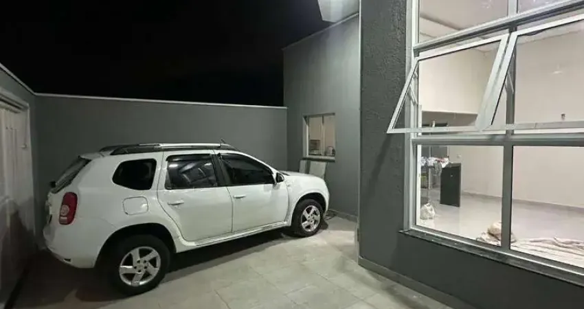 Casa Nova com Piscina e Pé-Direito Alto no Jd. dos Ipês! R$ 520 mil