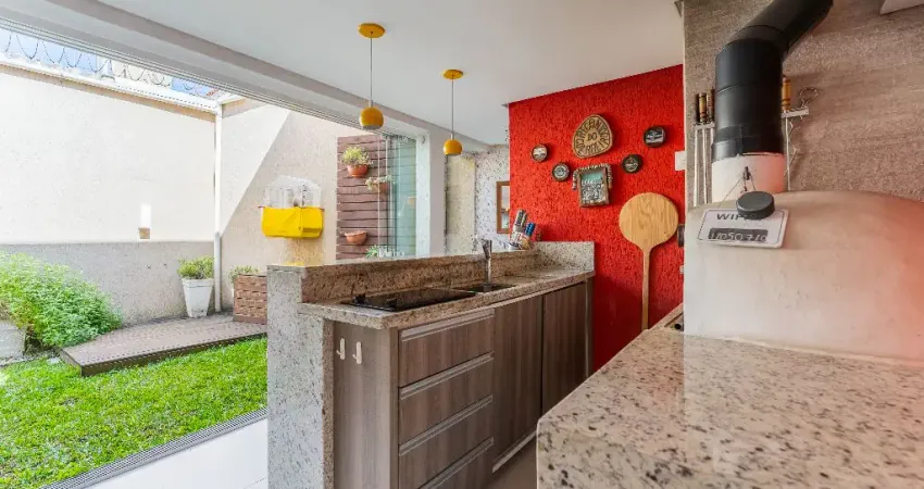 Tríplex com 4 quartos sendo 2 suítes, 3 vagas,  em condomínio  portão