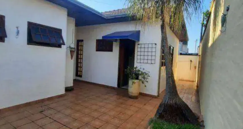 Casa com 4 dormitórios à venda, 220 m² por R$ 840.000,00 - Cruzeiro - Pouso Alegre/MG