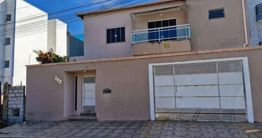 Casa com 3 dormitórios à venda, 220 m² por R$ 950.000,00 - Santa Branca - Pouso Alegre/MG