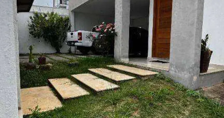 Casa com 3 dormitórios à venda, 220 m² por R$ 2.500.000 - Colinas de Santa Bárbara - Pouso Alegre/MG