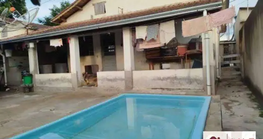 Casa com 3 dormitórios à venda, 242 m² por R$ 310.000 - Cajurú - Pouso Alegre/MG