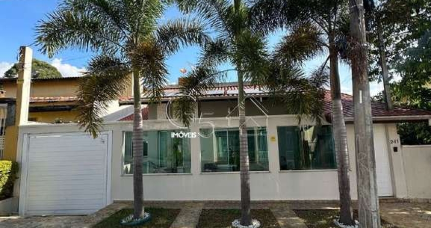 Casa de Luxo em Condomínio: 3 quartos, 1 suíte, 2 salas, 4 banheiros, 4 vagas e 300m² em Nova Caieiras-SP