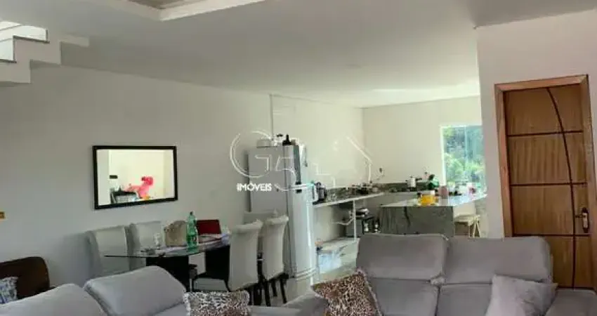 Conheça esta incrível casa em condomínio à venda em Franco da Rocha-SP, no bairro Villa Verde! 3 quartos, 1 suíte, 2 salas, 3 banheiros, 4 vagas de garagem e 200m² de área. Imperdível!