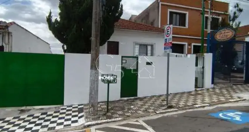 Casa à venda em Caieiras-SP, Região Central: 2 quartos, 1 sala, 1 banheiro, 4 vagas de garagem, 442,50 m² de área.