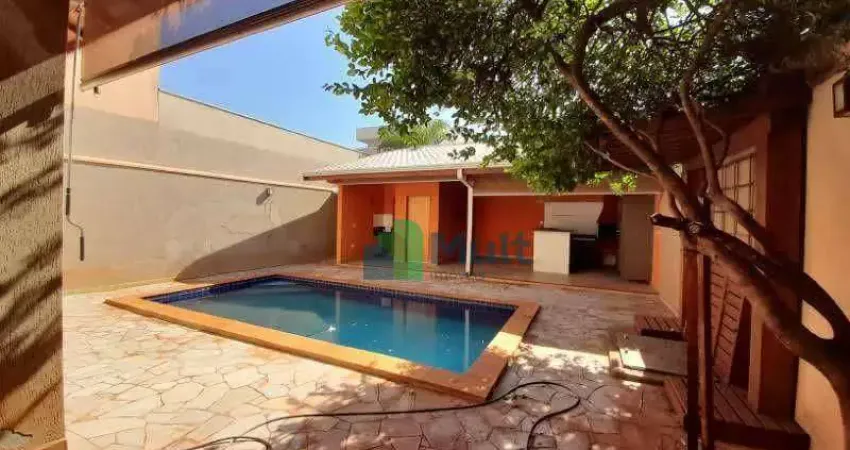 .Sobrado em excelente localização em Condomínio fechado com  terreno de 300m² e 265m² de área privativa.