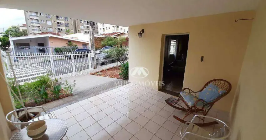 Casa Térrea localizada no Jd. Paulista com 330m², 3 dormitórios.