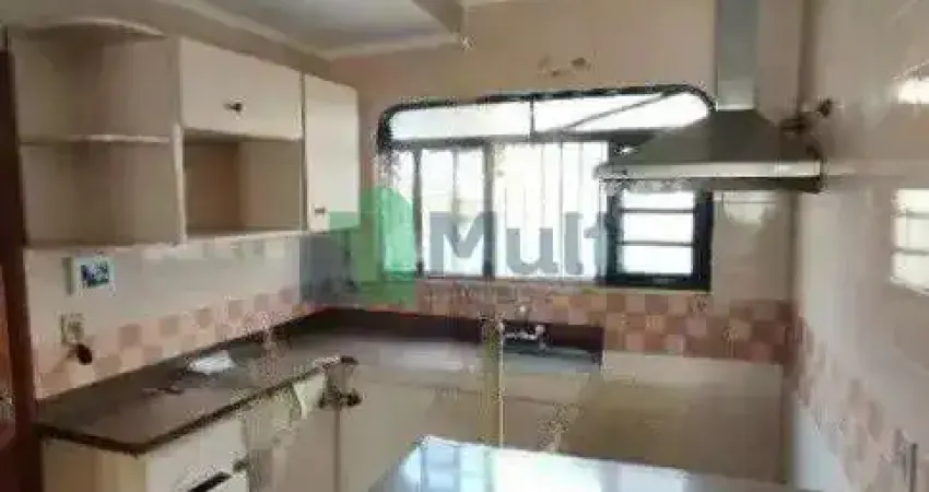 Excelente Sobrado Residencial/Comercial no Bairro Jardim América com 405m² de terreno e 315m² de área construída. - CA1581