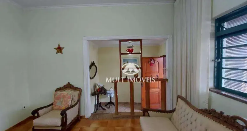 Casa térrea em excelente localização no Bairro Campos Elísios.