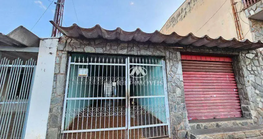 Casa Térrea localizada no Bairro Ipiranga com terreno de 280m² e 200m² de construção.
