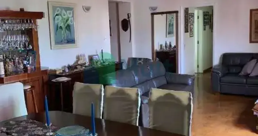 Apartamento em excelente localização no Centro da Cidade perto no Shopping Santa Úrsula com 202,67m² de área privativa, 1 apartamento por andar. - AP3062